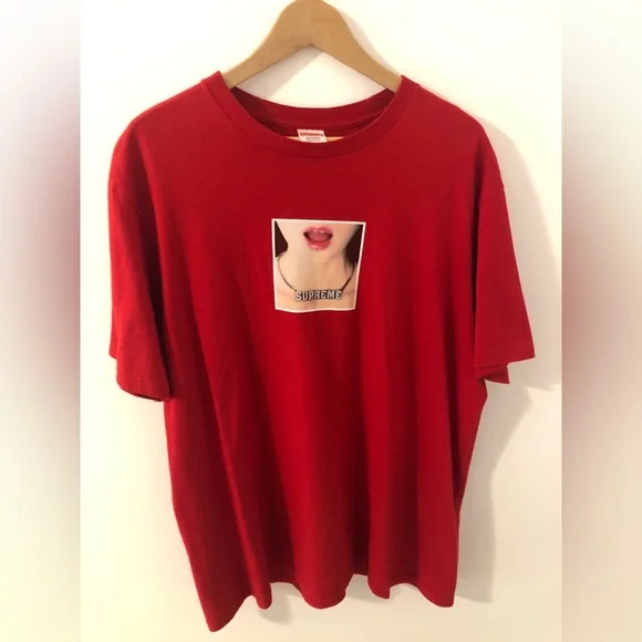Necklace tee clearance supreme